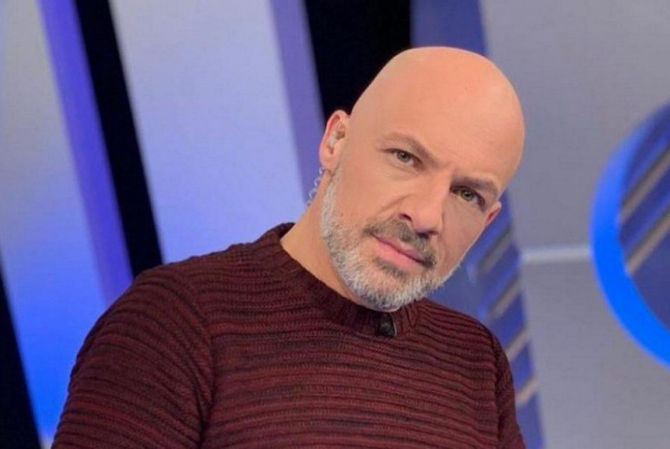 &Nu;ί&kappa;&omicron;&sigmaf; &Mu;&omicron;&upsilon;&tau;&sigma;&iota;&nu;ά&sigmaf;: &Delta;&epsilon;&nu; &mu;&epsilon; &alpha;&pi;&alpha;&sigma;&chi;&omicron;&lambda;&omicron;ύ&nu; &alpha;&upsilon;&tau;ά &pi;&omicron;&upsilon; &lambda;έ&gamma;&omicron;&nu;&tau;&alpha;&iota; &gamma;&iota;&alpha; &tau;&eta;&nu; &tau;&eta;&lambda;&epsilon;&omicron;&pi;&tau;&iota;&kappa;ή &mu;&omicron;&upsilon; &epsilon;&pi;&iota;&sigma;&tau;&rho;&omicron;&phi;ή