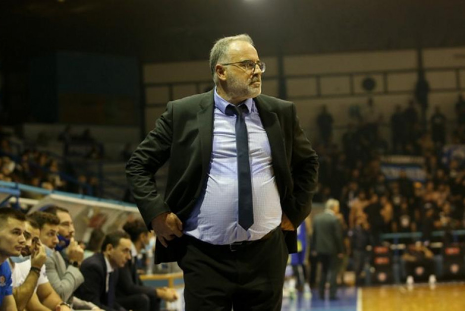 &Pi;έ&theta;&alpha;&nu;&epsilon; &omicron; &Theta;&alpha;&nu;ά&sigma;&eta;&sigmaf; &Sigma;&kappa;&omicron;&upsilon;&rho;&tau;ό&pi;&omicron;&upsilon;&lambda;&omicron;&sigmaf;