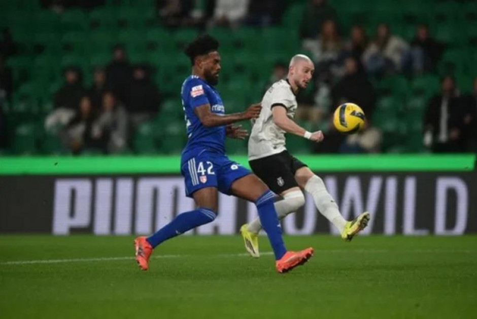 &Gamma;&lambda;ί&tau;&omega;&sigma;&epsilon; &tau;&omicron; &laquo;&sigma;&tau;&rho;&alpha;&pi;ά&tau;&sigma;&omicron;&raquo; &kappa;&alpha;&iota; &pi;ή&gamma;&epsilon; &eta;&mu;&iota;&tau;&epsilon;&lambda;&iota;&kappa;ά &eta; &Sigma;&pi;ό&rho;&tau;&iota;&nu;&gamma;&kappa;