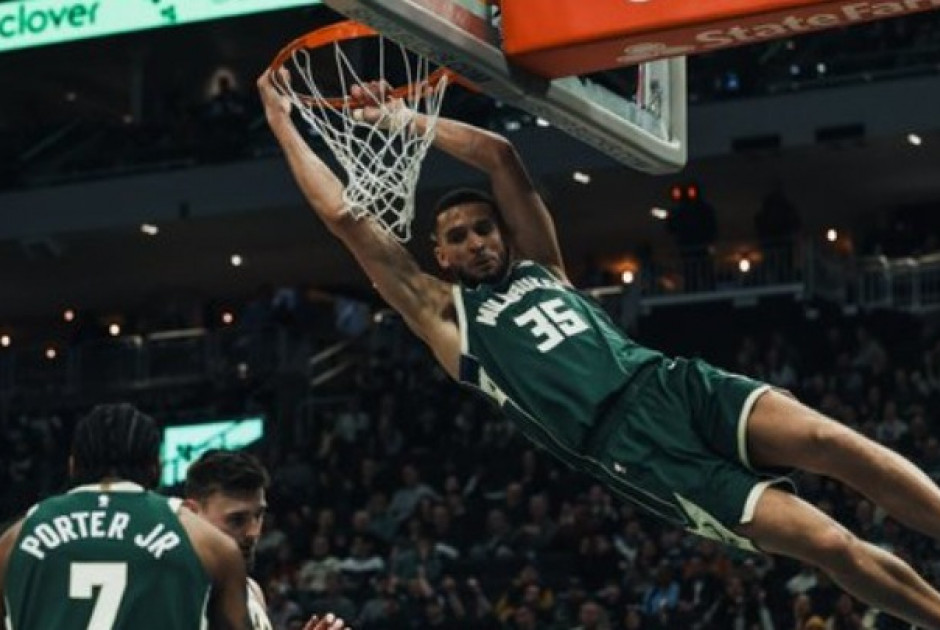 &Sigma;&tau;&omicron; 3-0 &tau;&omicron; &nu;&iota;&kappa;&eta;&phi;ό&rho;&omicron; &sigma;&epsilon;&rho;ί &tau;&omega;&nu; &Mu;&pi;&alpha;&kappa;&sigmaf;