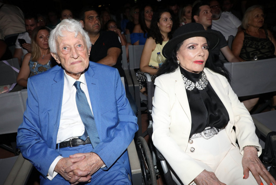 &Sigma;&upsilon;&nu;&tau;&epsilon;&tau;&rho;&iota;&mu;&mu;έ&nu;&eta; &eta; &Zeta;&omega;&zeta;ώ &Sigma;&alpha;&pi;&omicron;&upsilon;&nu;&tau;&zeta;ά&kappa;&eta; &mu;&epsilon;&tau;ά &tau;&omicron;&nu; &theta;ά&nu;&alpha;&tau;&omicron; &tau;&omicron;&upsilon; &sigma;&upsilon;&nu;&tau;&rho;ό&phi;&omicron;&upsilon; &tau;&eta;&sigmaf;