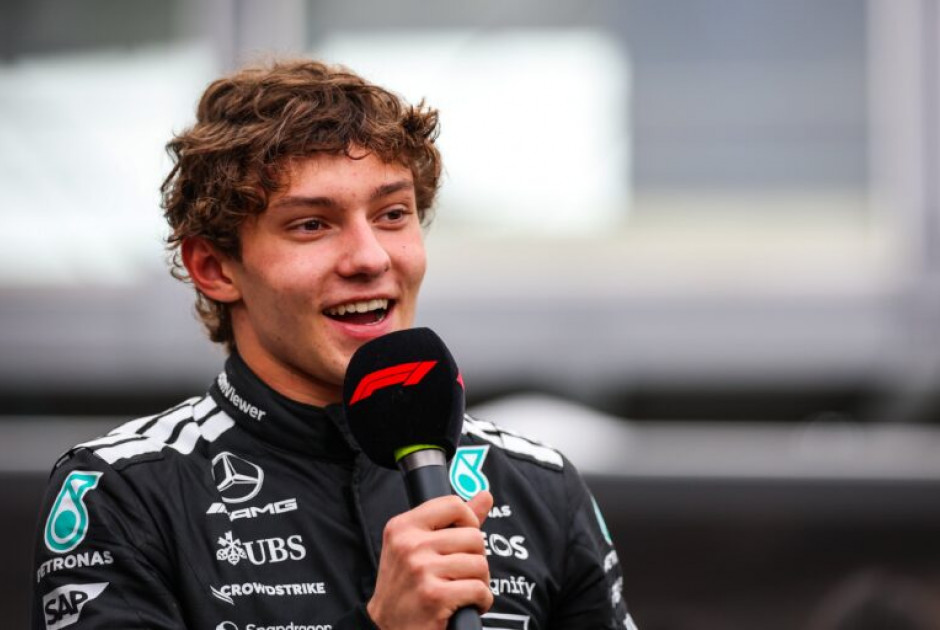 F1: &Pi;&rho;&omega;&tau;&iota;ά &kappa;&alpha;&iota; &rho;&epsilon;&kappa;ό&rho; &gamma;&iota;&alpha; &tau;&omicron;&nu; &Alpha;&nu;&tau;&omicron;&nu;έ&lambda;&iota;, έ&gamma;&iota;&nu;&epsilon; &omicron; &nu;&epsilon;&alpha;&rho;ό&tau;&epsilon;&rho;&omicron;&sigmaf; poleman!