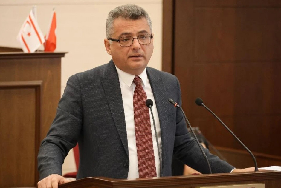 Έρχιουρμαν: Παρέπεμψε στο «ανώτατο» την συμφωνία για τις οπτικές ίνες