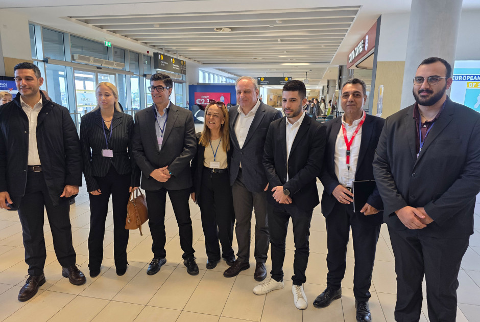 &Sigma;&tau;&epsilon;&phi;ά&nu;&omicron;&upsilon;: &Epsilon;&upsilon;&theta;ύ&nu;&eta; &Kappa;&upsilon;&beta;έ&rho;&nu;&eta;&sigma;&eta;&sigmaf; &nu;&alpha; &kappa;ά&nu;&epsilon;&iota; &delta;&iota;ά&lambda;&omicron;&gamma;&omicron; &kappa;&alpha;&iota; &nu;&alpha; &lambda;&alpha;&mu;&beta;ά&nu;&epsilon;&iota; &alpha;&pi;&omicron;&phi;ά&sigma;&epsilon;&iota;&sigmaf;