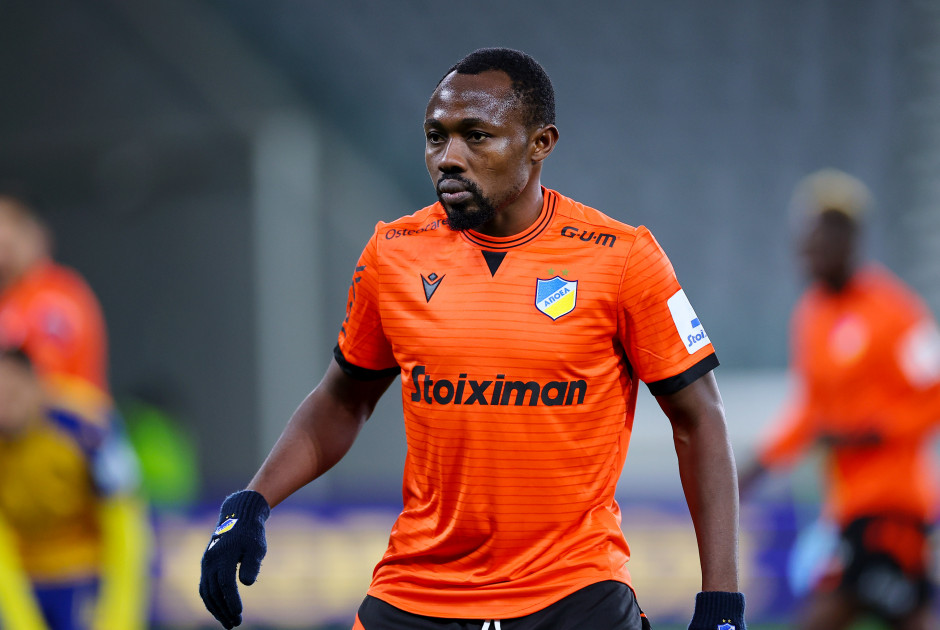 Σε αυτή την ομάδα "κλείνει" ο Αμπάγκνα- Το ποσό που θα βάλει στο ταμείο του το ΑΠΟΕΛ!