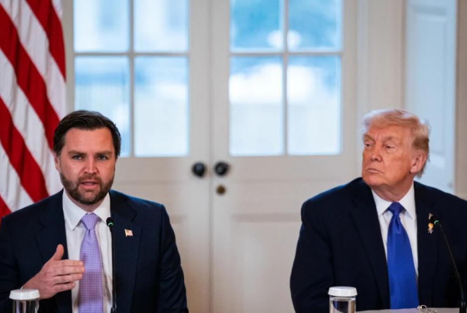 &Phi;ή&mu;&epsilon;&sigmaf; &gamma;&iota;&alpha; &sigma;&chi;ί&sigma;&mu;&alpha; &sigma;&tau;&omicron;&nu; &Lambda;&epsilon;&upsilon;&kappa;ό &Omicron;ί&kappa;&omicron; - &Omicron; &Beta;&alpha;&nu;&sigmaf; &phi;&alpha;ί&nu;&epsilon;&tau;&alpha;&iota; &pi;&omega;&sigmaf; &delta;&epsilon;&nu; &epsilon;ί&nu;&alpha;&iota; &eta; &pi;&rho;ώ&tau;&eta; &phi;&omicron;&rho;ά &pi;&omicron;&upsilon; &delta;&iota;&alpha;&phi;&omega;&nu;&epsilon;ί &mu;&epsilon; &tau;&omicron;&nu; &Tau;&rho;