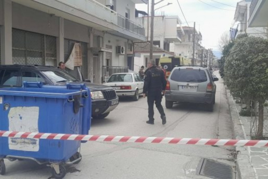 &Delta;&omicron;&lambda;&omicron;&phi;&omicron;&nu;ί&alpha; &sigma;&tau;&eta;&nu; &Epsilon;&lambda;&lambda;ά&delta;&alpha; - &Beta;&rho;έ&theta;&eta;&kappa;&epsilon; &nu;&epsilon;&kappa;&rho;ό&sigmaf; &tau;&rho;&alpha;&gamma;&omicron;&upsilon;&delta;&iota;&sigma;&tau;ή&sigmaf; &sigma;&tau;&omicron; &sigma;&pi;ί&tau;&iota; &tau;&omicron;&upsilon;