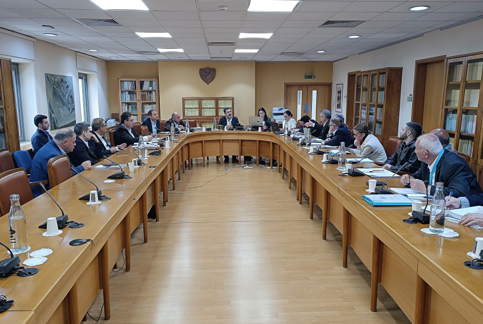 Αντιδράσεις Βουλευτών για το ύψος φοιτητικής χορηγίας που προτείνει η Κυβέρνηση