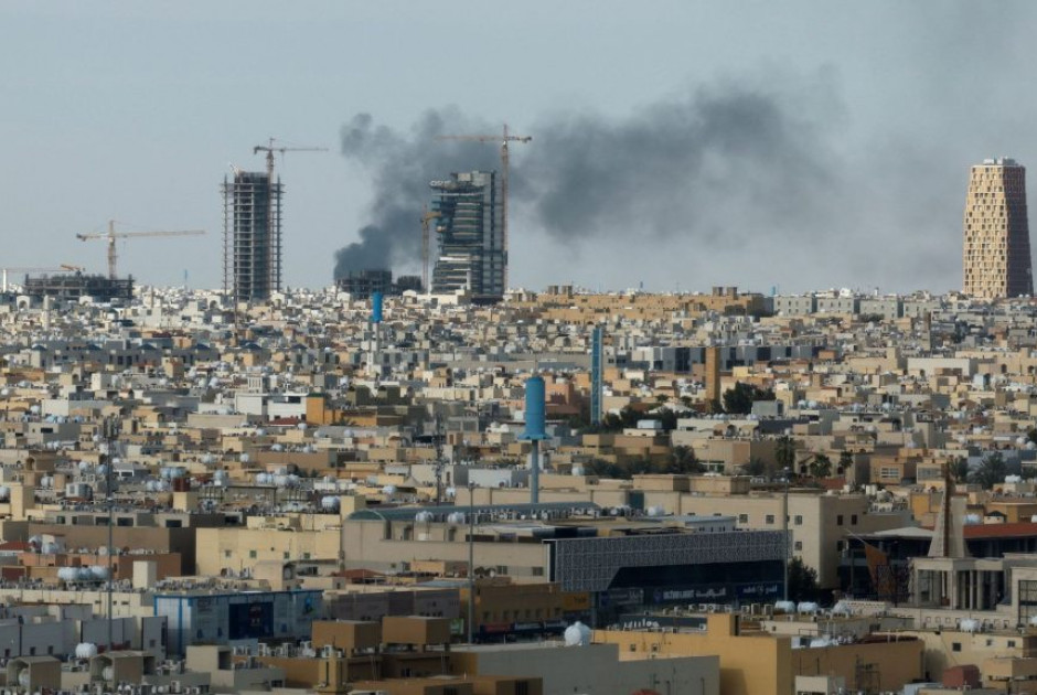 &Sigma;&alpha;&omicron;&upsilon;&delta;&iota;&kappa;ή &Alpha;&rho;&alpha;&beta;ί&alpha;: &Beta;&lambda;ή&mu;&alpha; έ&pi;&epsilon;&sigma;&epsilon; &sigma;&epsilon; &kappa;&alpha;&tau;&omicron;&iota;&kappa;&eta;&mu;έ&nu;&eta; &pi;&epsilon;&rho;&iota;&omicron;&chi;ή