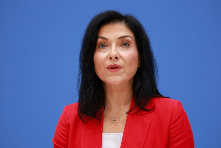 &Gamma;&epsilon;&rho;&mu;&alpha;&nu;ί&alpha;-&Iota;&alpha;&pi;&omega;&nu;ί&alpha;: &Alpha;&pi;&omicron;&delta;&epsilon;&sigma;&mu;&epsilon;ύ&omicron;&upsilon;&nu; &mu;έ&rho;&omicron;&sigmaf; &epsilon;&theta;&nu;&iota;&kappa;ώ&nu; &alpha;&pi;&omicron;&theta;&epsilon;&mu;ά&tau;&omega;&nu; &pi;&epsilon;&tau;&rho;&epsilon;&lambda;&alpha;ί&omicron;&upsilon;