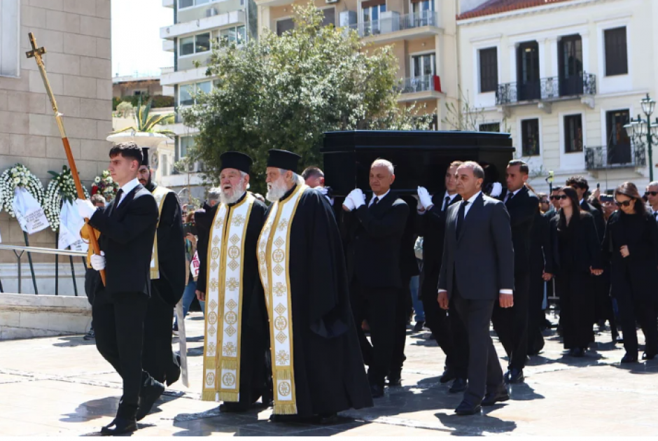 Η Ελλάδα αποχαιρέτησε τη Μαρινέλλα: Ήταν όλοι εκεί - Συγκλονιστικοί επικήδειοι από Αλεξίου και Νταλάρα