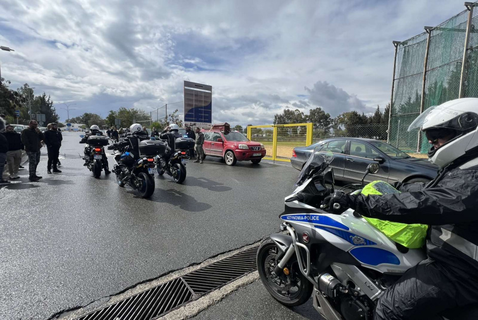 Σε εξέλιξη η διαμαρτυρία κτηνοτρόφων: Συγκεντρώθηκαν στο ΓΣΠ - Κατευθύνονται προς το Προεδρικό