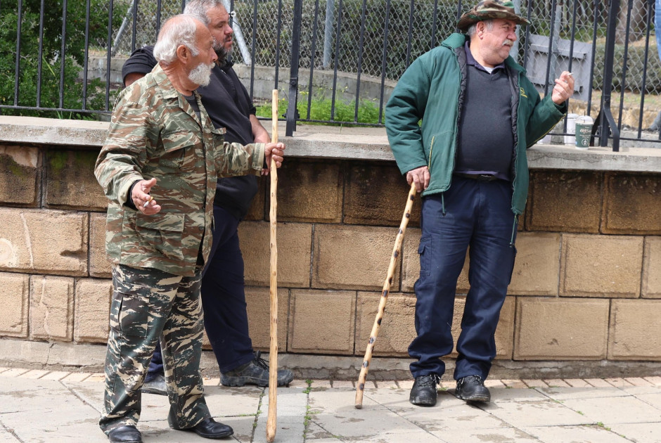 &Epsilon;&upsilon;&rho;&omega;&alpha;&gamma;&rho;&omicron;&tau;&iota;&kappa;ό&sigmaf;: Έ&kappa;&kappa;&lambda;&eta;&sigma;&eta; &sigma;&tau;&omicron;&nu; &Pi;&tau;&Delta; &gamma;&iota;&alpha; &tau;&iota;&sigmaf; &alpha;&pi;&omicron;&zeta;&eta;&mu;&iota;ώ&sigma;&epsilon;&iota;&sigmaf; &pi;&rho;&omicron;&sigmaf; &kappa;&tau;&eta;&nu;&omicron;&tau;&rho;ό&phi;&omicron;&upsilon;&sigmaf;