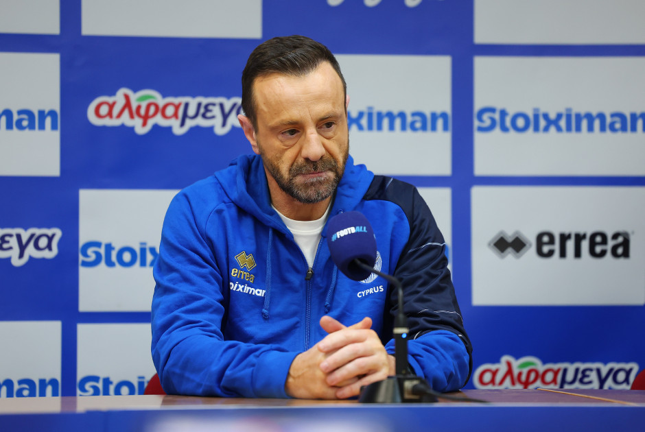 LIVE Streaming: H συνέντευξη του Μάντζιου ενόψει Μολδαβίας