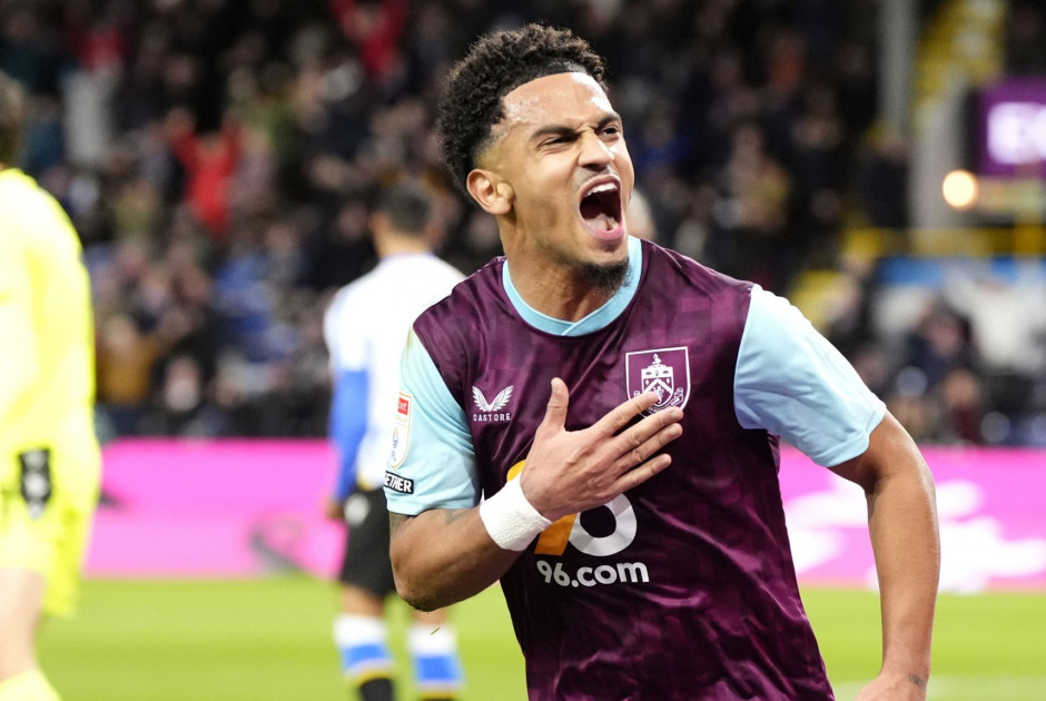 "Ψήνεται" ο Μάρκους Έντουαρτς για την Εθνική– Περιμένει την απόφασή του ο Μάντζιος