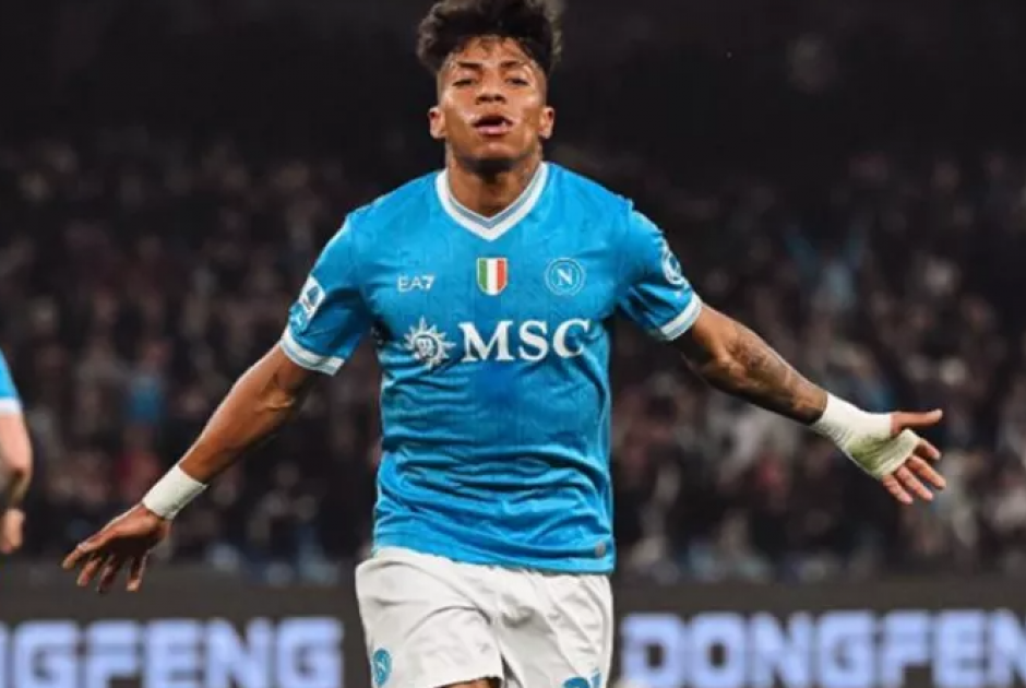 Καθάρισε την Τορίνο και πλησίασε σε «απόσταση αναπνοής» η Νάπολι (βίντεο))