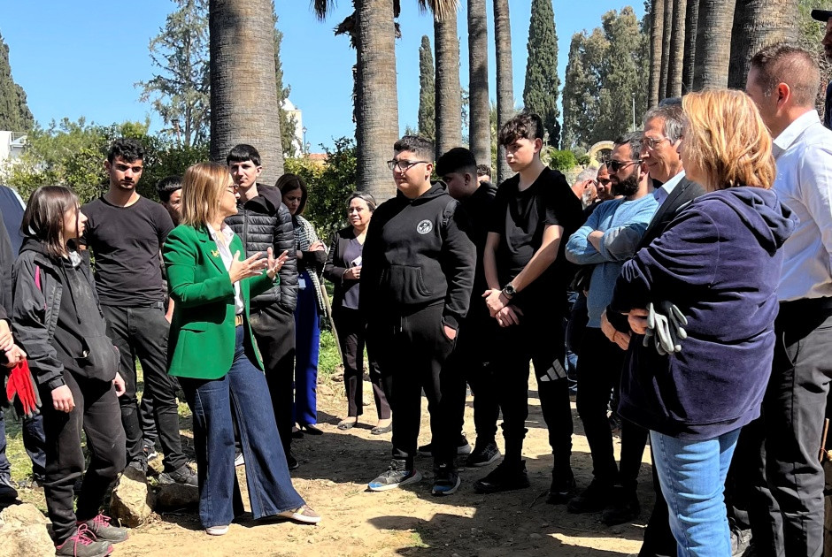 &Epsilon;&rho;&gamma;&alpha;&sigma;&tau;ή&rho;&iota; &xi;&eta;&rho;&omicron;&lambda;&iota;&theta;&iota;&kappa;ή&sigmaf; &delta;ό&mu;&eta;&sigma;&eta;&sigmaf; &mu;&epsilon; &mu;&alpha;&theta;&eta;&tau;έ&sigmaf; &sigma;&tau;&omicron; &Pi;&rho;&omicron;&epsilon;&delta;&rho;&iota;&kappa;ό &alpha;&pi;ό &Gamma;&rho;. &Epsilon;&pi;. &Pi;&epsilon;&rho;&iota;&beta;ά&lambda;&lambda;&omicron;&nu;&tau;&omicron;&sigmaf;