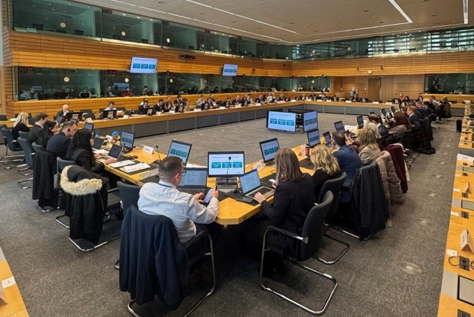 &Beta;&rho;&upsilon;&xi;έ&lambda;&lambda;&epsilon;&sigmaf;: &Tau;&rho;ί&tau;&eta; &sigma;&upsilon;&nu;ά&nu;&tau;&eta;&sigma;&eta; &tau;&eta;&sigmaf; &Omicron;&mu;ά&delta;&alpha;&sigmaf; &Epsilon;&rho;&gamma;&alpha;&sigma;ί&alpha;&sigmaf; &Epsilon;&pi;&iota;&beta;&omicron;&lambda;ή&sigmaf; &tau;&omicron;&upsilon; &Nu;ό&mu;&omicron;&upsilon;