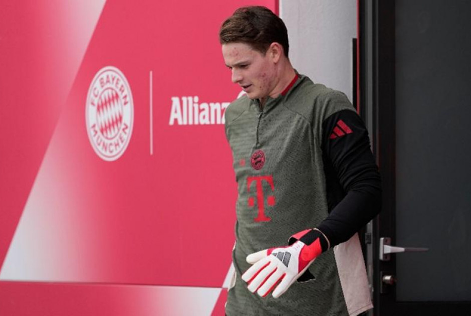 Καθησυχαστικός ο Κομπανί για το θέμα των γκολκίπερ στην Μπάγερν: «Αν όλα πάνε καλά, θα ξεκινήσει ο Ούρμπιχ»