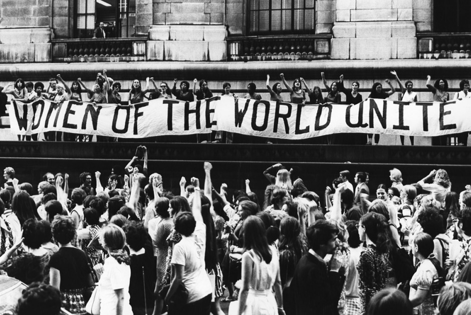 &Phi;&omicron;&rho;&epsilon;ί&sigmaf; &kappa;&alpha;&iota; &pi;&omicron;&lambda;&iota;&tau;&iota;&kappa;&omicron;ί &tau;&iota;&mu;&omicron;ύ&nu; &tau;&eta;&nu; &Pi;&alpha;&gamma;&kappa;ό&sigma;&mu;&iota;&alpha; &Eta;&mu;έ&rho;&alpha; &tau;&eta;&sigmaf; &Gamma;&upsilon;&nu;&alpha;ί&kappa;&alpha;&sigmaf;