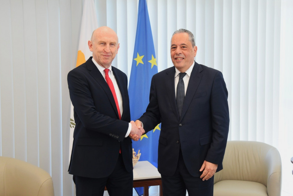 Συνάντηση Υπουργού Άμυνας Βασίλη Πάλμα με τον Βρετανό ομόλογό του