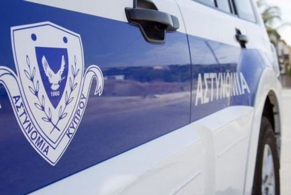 &Kappa;&omicron;&upsilon;&kappa;&omicron;&upsilon;&lambda;&omicron;&phi;ό&rho;&omicron;&sigmaf; &mu;&epsilon; &mu;&alpha;&chi;&alpha;ί&rho;&iota; &lambda;ή&sigma;&tau;&epsilon;&psi;&epsilon; &pi;&epsilon;&rho;ί&pi;&tau;&epsilon;&rho;&omicron; &sigma;&tau;&eta; &Gamma;&epsilon;&rho;&mu;&alpha;&sigma;ό&gamma;&epsilon;&iota;&alpha; &kappa;&alpha;&iota; ά&rho;&pi;&alpha;&xi;&epsilon; &chi;&rho;ή&mu;&alpha;&tau;&alpha; &alpha;&pi;ό &tau;&alpha;&mu;&epsilon;ί&omicron;