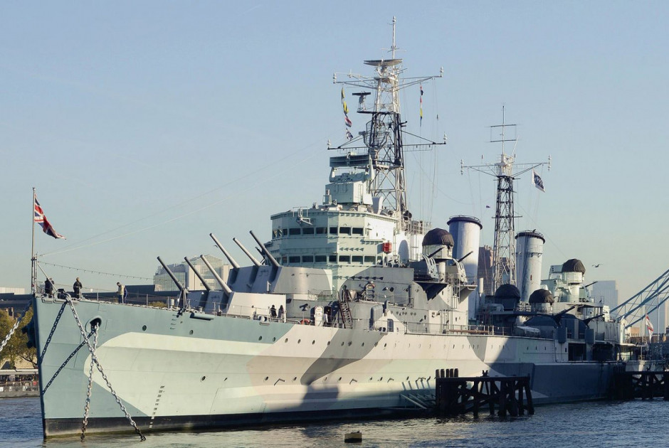 B&rho;&epsilon;&tau;&alpha;&nu;&iota;&kappa;ά &Mu;&Mu;&Epsilon;: &Eta; &Beta;&rho;&epsilon;&tau;&alpha;&nu;ί&alpha; &sigma;&tau;έ&lambda;&nu;&epsilon;&iota; &pi;&omicron;&lambda;&epsilon;&mu;&iota;&kappa;ό &pi;&lambda;&omicron;ί&omicron; &sigma;&tau;&eta;&nu; &Kappa;ύ&pi;&rho;&omicron;