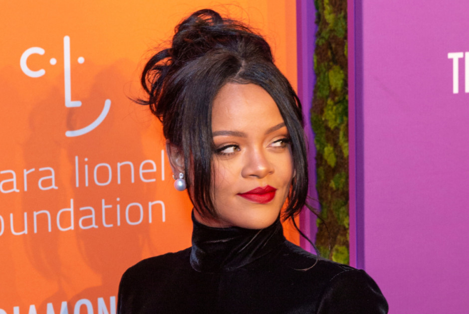 &Rho;&iota;ά&nu;&alpha;: &Phi;&epsilon;ύ&gamma;&epsilon;&iota; &alpha;&pi;ό &tau;&omicron; &Lambda;&omicron;&sigmaf; Ά&nu;&tau;&zeta;&epsilon;&lambda;&epsilon;&sigmaf; &mu;&epsilon;&tau;ά &tau;&omicron;&upsilon;&sigmaf; &pi;&upsilon;&rho;&omicron;&beta;&omicron;&lambda;&iota;&sigma;&mu;&omicron;ύ&sigmaf; έ&xi;&omega; &alpha;&pi;ό &tau;&omicron; &sigma;&pi;ί&tau;&iota; &tau;&eta;&sigmaf;