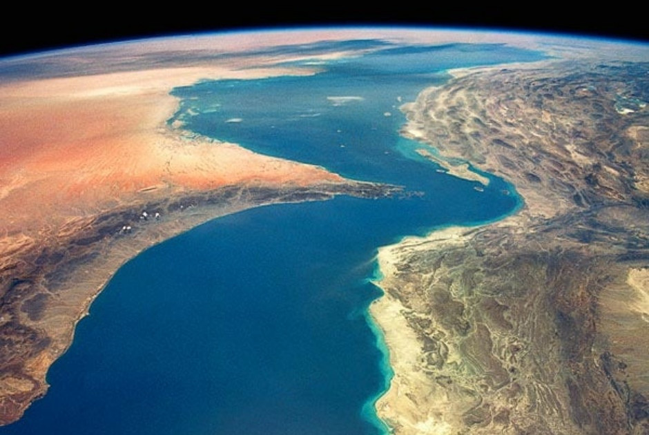 «Οικολογική ωρολογιακή βόμβα» τα στενά του Ορμούζ εξαιτίας του πολέμου