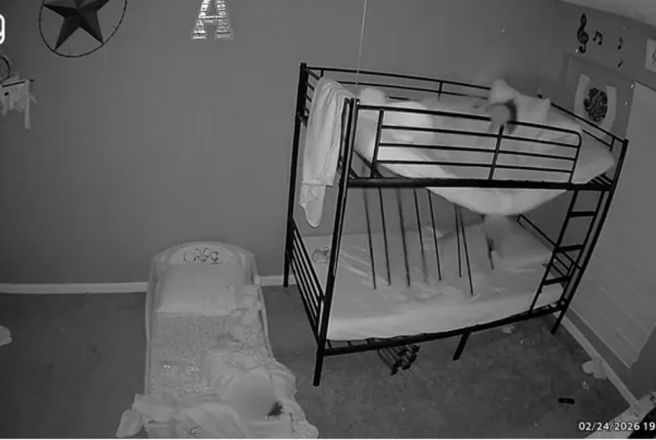 Τρόμος σε παιδικό δωμάτιο: Κουκέτα κατέρρευσε τη στιγμή που κοιμόντουσαν δύο μικρά παιδιά