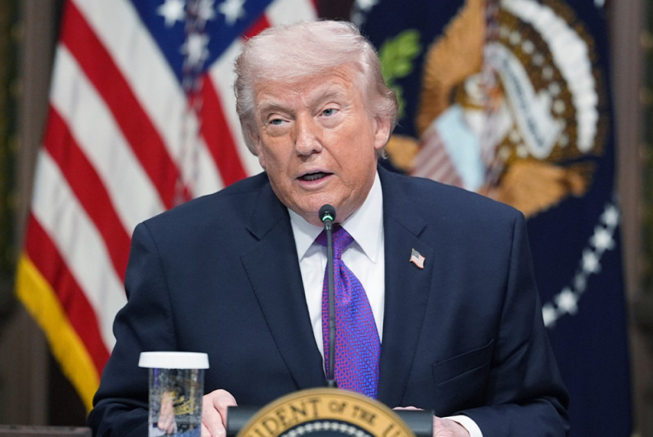 &Tau;&rho;&alpha;&mu;&pi; &gamma;&iota;&alpha; &tau;&alpha; &Sigma;&tau;&epsilon;&nu;ά &tau;&omicron;&upsilon; &Omicron;&rho;&mu;&omicron;ύ&zeta;: &laquo;&Tau;&alpha; &pi;&lambda;&omicron;ί&alpha; &pi;&rho;έ&pi;&epsilon;&iota; &nu;&alpha; &delta;&epsilon;ί&xi;&omicron;&upsilon;&nu; &theta;ά&rho;&rho;&omicron;&sigmaf; - &Delta;&epsilon;&nu; &upsilon;&pi;ά&rho;&chi;&epsilon;&iota; &tau;ί&pi;&omicron;&tau;&alpha; &nu;&alpha; &phi;&omicron;&beta;&eta;&theta;&omicron;ύ&nu;&raquo;