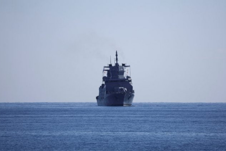 &Omicron;&lambda;&lambda;&alpha;&nu;&delta;ί&alpha;: &Sigma;&tau;έ&lambda;&nu;&epsilon;&iota; &phi;&rho;&epsilon;&gamma;ά&tau;&alpha; &sigma;&tau;&eta; &Mu;&epsilon;&sigma;ό&gamma;&epsilon;&iota;&omicron;