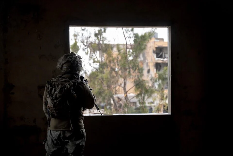 LIVE / Συνεχίζεται το διπλωματικό θρίλερ στη Μ. Ανατολή - Νεκρός ο αρχηγός του Ναυτικού των Φρουρών - Σειρήνες στο Τελ Αβίβ