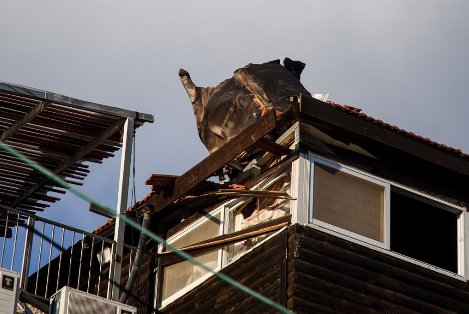 I&epsilon;&rho;&omicron;&upsilon;&sigma;&alpha;&lambda;ή&mu;: &Theta;&rho;&alpha;ύ&sigma;&mu;&alpha; &alpha;&pi;ό &pi;ύ&rho;&alpha;&lambda;&omicron; &kappa;&alpha;&tau;έ&pi;&epsilon;&sigma;&epsilon; &kappa;&omicron;&nu;&tau;ά &sigma;&tau;&omicron;&nu; &Nu;&alpha;ό &tau;&eta;&sigmaf; &Alpha;&nu;&alpha;&sigma;&tau;ά&sigma;&epsilon;&omega;&sigmaf; - Kί&nu;&delta;&upsilon;&nu;&omicron;&sigmaf; &gamma;&iota;&alpha; &Pi;ά&sigma;&chi;&alpha; &chi;&omega;&rho;ί&sigmaf; Ά&gamma;&iota;