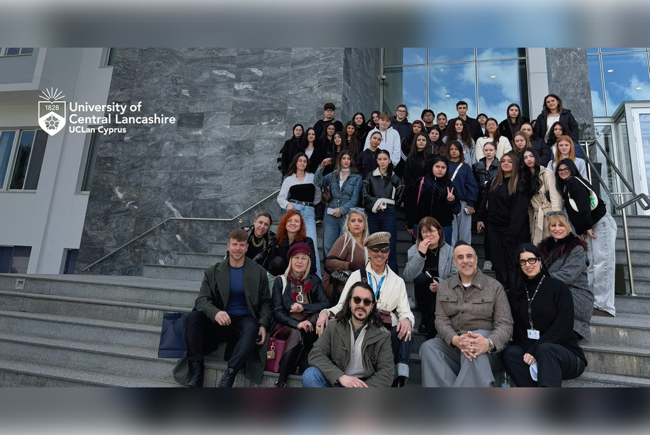 &Tau;&omicron; UCLan Cyprus &pi;&rho;&omicron;&sigma;&phi;έ&rho;&epsilon;&iota; &sigma;&epsilon; &mu;&alpha;&theta;&eta;&tau;έ&sigmaf; &tau;&epsilon;&chi;&nu;&iota;&kappa;ώ&nu; &sigma;&chi;&omicron;&lambda;ώ&nu; &mu;&iota;&alpha; &mu;&omicron;&nu;&alpha;&delta;&iota;&kappa;ή &delta;&iota;&alpha;&delta;&rho;&omicron;&mu;ή &pi;&rho;&omicron;&sigmaf; &tau;&eta;&nu; &pi;&alpha;&sigma;&alpha;&rho;έ&lambda;&alpha; &tau;&omicron;&upsilon; &laquo;At