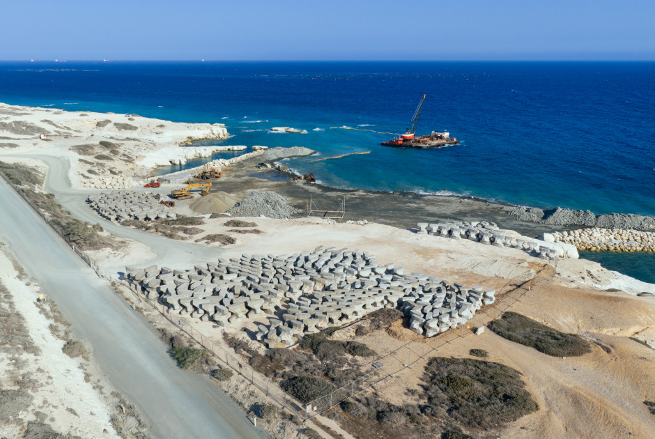 &Pi;&epsilon;&nu;&tau;ά&kappa;&omega;&mu;&omicron;: Έ&xi;&iota; &mu;ή&nu;&epsilon;&sigmaf; &chi;&omega;&rho;ί&sigmaf; &alpha;&pi;ό&phi;&alpha;&sigma;&eta; &epsilon;&nu;ώ &sigma;&upsilon;&nu;&epsilon;&chi;ί&zeta;&epsilon;&tau;&alpha;&iota; &eta; &pi;&epsilon;&rho;&iota;&beta;&alpha;&lambda;&lambda;&omicron;&nu;&tau;&iota;&kappa;ή &epsilon;&pi;&iota;&beta;ά&rho;&upsilon;&nu;&sigma;&eta;