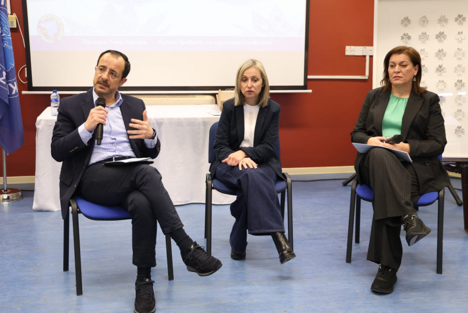 &Delta;&iota;ά&lambda;&omicron;&gamma;&omicron;&sigmaf; &mu;&alpha;&theta;&eta;&tau;ώ&nu; &mu;&epsilon; &tau;&omicron;&nu; &Pi;&tau;&Delta; &sigma;&tau;&omicron; &Pi;&alpha;&gamma;&kappa;ύ&pi;&rho;&iota;&omicron; &Lambda;ύ&kappa;&epsilon;&iota;&omicron; &Lambda;ά&rho;&nu;&alpha;&kappa;&alpha;&sigmaf; &gamma;&iota;&alpha; &tau;&omicron; &mu;έ&lambda;&lambda;&omicron;&nu; &tau;&eta;&sigmaf; &Kappa;ύ&pi;&rho;&omicron;&upsilon; &kappa;&alpha;&iota; &tau;&eta;&sigmaf; &Epsilon;&upsilon;&rho;ώ&pi;&eta;&sigmaf;