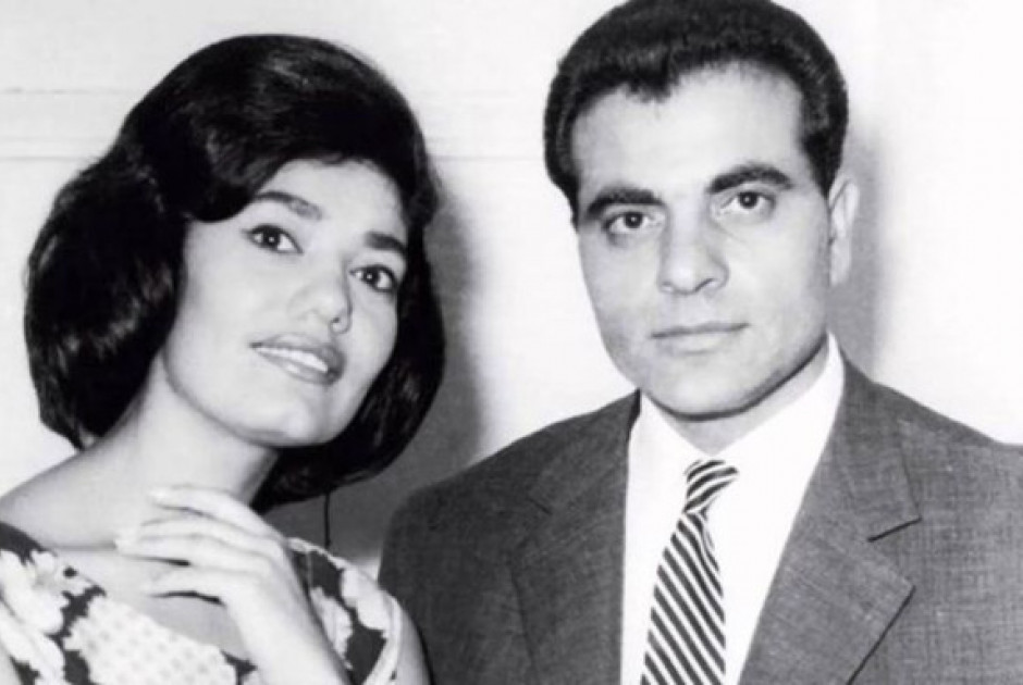 &Mu;&alpha;&rho;&iota;&nu;έ&lambda;&lambda;&alpha;: &Omicron; &mu;&epsilon;&gamma;ά&lambda;&omicron;&sigmaf; έ&rho;&omega;&tau;&alpha;&sigmaf; &mu;&epsilon; &tau;&omicron;&nu; &Sigma;&tau;έ&lambda;&iota;&omicron; &Kappa;&alpha;&zeta;&alpha;&nu;&tau;&zeta;ί&delta;&eta;, &omicron; &gamma;ά&mu;&omicron;&sigmaf; &kappa;&alpha;&iota; &omicron; &chi;&omega;&rho;&iota;&sigma;&mu;ό&sigmaf;