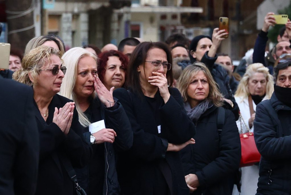 Το τελευταίο αντίο στη Μαρινέλλα στη Μητρόπολη Αθηνών