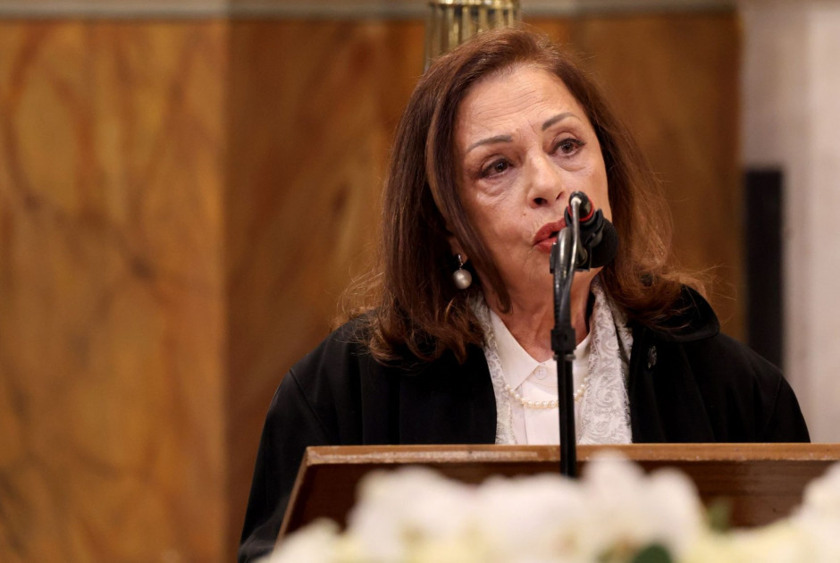 Κηδεία Μαρινέλλας: Συγκλόνισε ο επικήδειος της Χάρις Αλεξίου