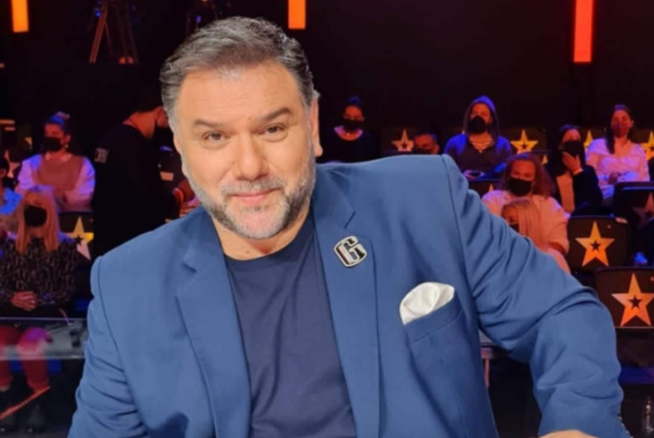 Συγκινεί ο Γρηγόρης Αρναούτογλου για τη μητέρα του: «Λέω, μαμά πού είσαι; και μιλάω μόνος μου»