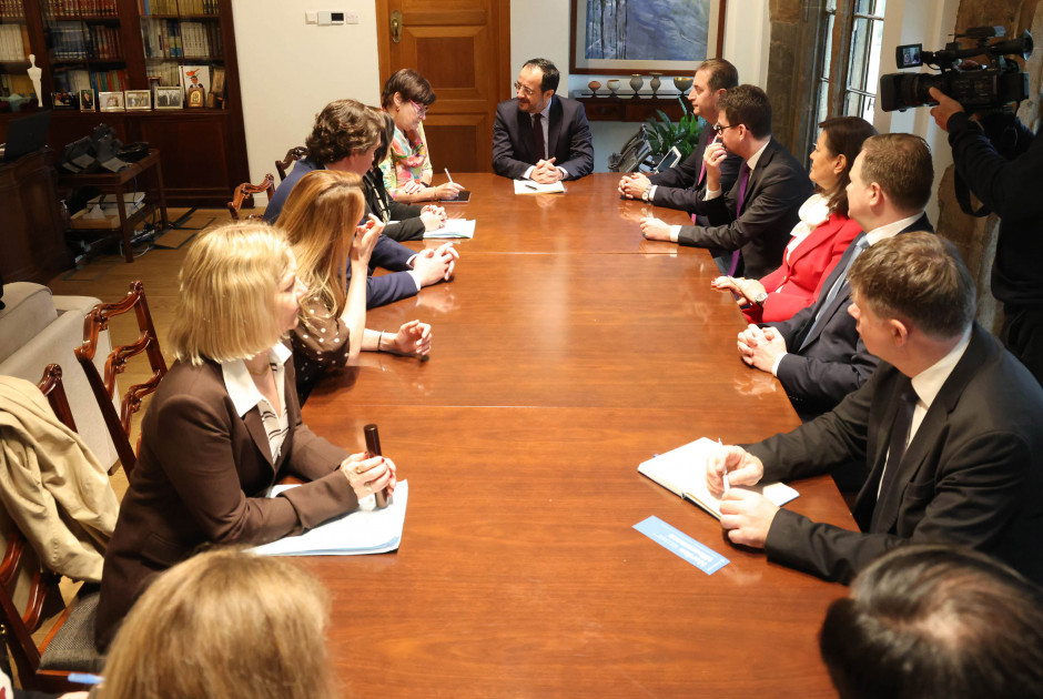 &Pi;&rho;&omicron;&epsilon;&delta;&rho;&iota;&kappa;ή &Epsilon;&pi;&iota;&tau;&rho;&omicron;&pi;ή &Kappa;&Sigma;&Sigma;&Epsilon;: E&xi;έ&phi;&rho;&alpha;&sigma;&epsilon; &alpha;&lambda;&lambda;&eta;&lambda;&epsilon;&gamma;&gamma;ύ&eta; &sigma;&tau;&eta;&nu; &Kappa;ύ&pi;&rho;&omicron; &sigma;&epsilon; &sigma;&upsilon;&nu;ά&nu;&tau;&eta;&sigma;&eta; &mu;&epsilon; &Pi;&tau;&Delta;