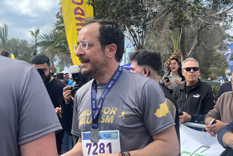 &Pi;&tau;&Delta;: &Pi;&rho;ό&tau;&upsilon;&pi;&omicron; &kappa;έ&nu;&tau;&rho;&omicron; &alpha;&upsilon;&tau;&iota;&sigma;&mu;&omicron;ύ &sigma;&tau;&eta;&nu; &epsilon;&lambda;&epsilon;ύ&theta;&epsilon;&rho;&eta; &Epsilon;&pi;. &Alpha;&mu;&mu;&omicron;&chi;ώ&sigma;&tau;&omicron;&upsilon; &epsilon;&nu;&tau;ό&sigmaf; 18 &mu;&eta;&nu;ώ&nu;