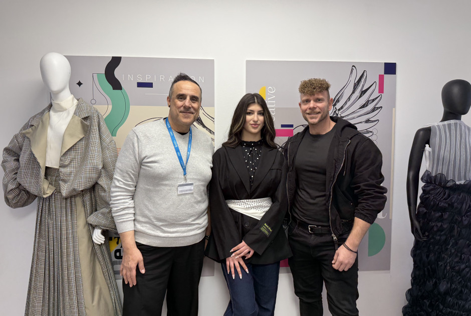 &Mu;&alpha;&theta;ή&tau;&rho;&iota;&alpha; &tau;&eta;&sigmaf; &Tau;&epsilon;&chi;&nu;&iota;&kappa;ή&sigmaf; &Sigma;&chi;&omicron;&lambda;ή&sigmaf; &Lambda;ά&rho;&nu;&alpha;&kappa;&alpha;&sigmaf; &xi;&epsilon;&chi;ώ&rho;&iota;&sigma;&epsilon; &sigma;&tau;&omicron;&nu; &Delta;&iota;&alpha;&gamma;&omega;&nu;&iota;&sigma;&mu;ό &Mu;ό&delta;&alpha;&sigmaf; &tau;&omicron;&upsilon; UCLan Cyprus