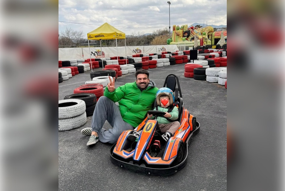 &Delta;&eta;&mu;ή&tau;&rho;&eta;&sigmaf; &Alpha;&lambda;&epsilon;&xi;ά&nu;&delta;&rho;&omicron;&upsilon;: &Gamma;&iota;&alpha; Go Kart &mu;&epsilon; &tau;&omicron;&nu; &gamma;&iota;&omicron; &tau;&omicron;&upsilon;, &Pi;ά&rho;&eta;