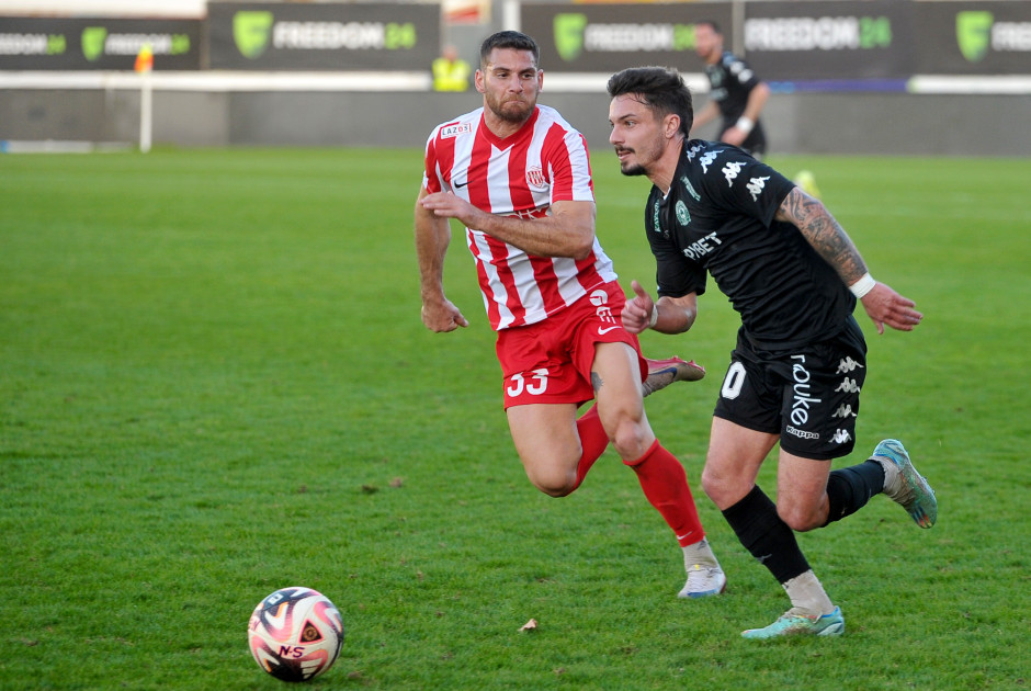 &Pi;έ&phi;&tau;&epsilon;&iota; &eta; &alpha;&upsilon;&lambda;&alpha;ί&alpha; &mu;&epsilon; &nu;&tau;έ&rho;&mu;&pi;&iota; &sigma;&tau;&eta; &Beta;' &Kappa;&alpha;&tau;&eta;&gamma;&omicron;&rho;ί&alpha;