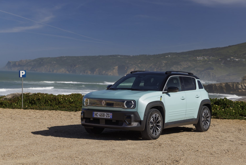 Ψηφίστε τώρα: To Renault 4 διεκδικεί το βραβείο «AUTOBEST Best Buy Car of Europe»