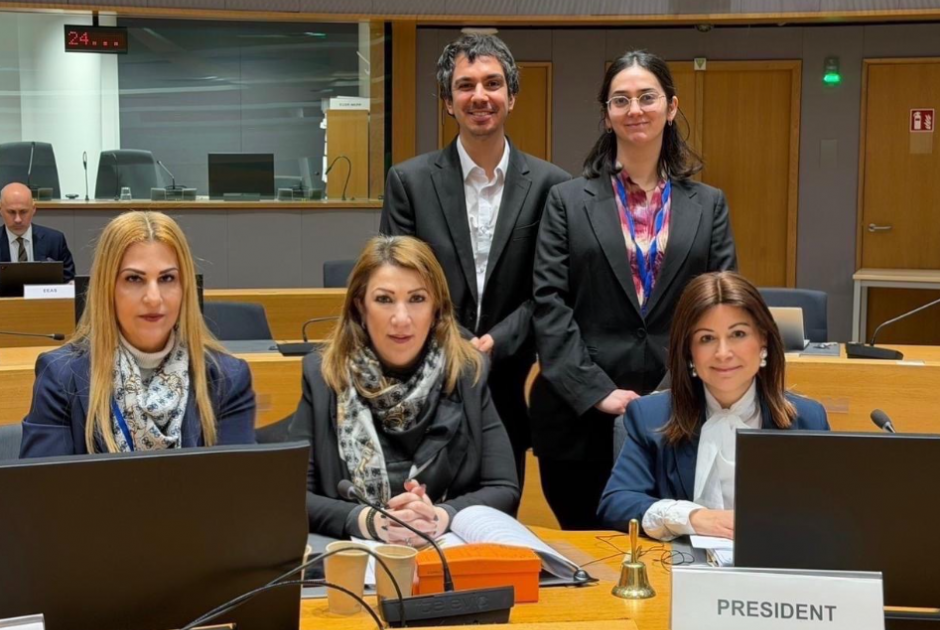 &Eta; &Nu;&omicron;&mu;&iota;&kappa;ή &Upsilon;&pi;&eta;&rho;&epsilon;&sigma;ί&alpha; &tau;&eta;&sigmaf; &Delta;&eta;&mu;&omicron;&kappa;&rho;&alpha;&tau;ί&alpha;&sigmaf; &pi;&rho;&omicron;&epsilon;&delta;&rho;&epsilon;ύ&epsilon;&iota; &tau;&eta;&sigmaf; &Omicron;&mu;ά&delta;&alpha;&sigmaf; &Epsilon;&rho;&gamma;&alpha;&sigma;ί&alpha;&sigmaf; &tau;&omicron;&upsilon; &Sigma;&upsilon;&mu;&beta;&omicron;&upsilon;&lambda;ί&omicron;&upsilon; &tau;&eta;&sigmaf; &Epsilon;&Epsilon; &gamma;&iota;&alpha; &tau;&alpha; &Pi;&upsilon;&rho;&omicron;&beta;ό