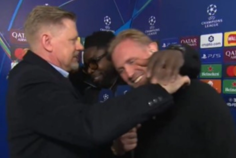 &Rho;ά&gamma;&iota;&sigma;&alpha;&nu; &kappa;&alpha;&rho;&delta;&iota;έ&sigmaf;: &Omicron; &Kappa;ά&sigma;&pi;&epsilon;&rho; &Sigma;&mu;ά&iota;&chi;&epsilon;&lambda; &alpha;&pi;&omicron;&kappa;ά&lambda;&upsilon;&psi;&epsilon; &sigma;&epsilon; live &sigma;&upsilon;&nu;έ&nu;&tau;&epsilon;&upsilon;&xi;&eta; &sigma;&tau;&omicron;&nu; &pi;&alpha;&tau;έ&rho;&alpha; &tau;&omicron;&upsilon; ό&tau;&iota; &sigma;&tau;&alpha;&mu;&alpha;&tau;ά&epsilon;&iota; &tau;&omicron; &pi;&omicron;&delta;ό