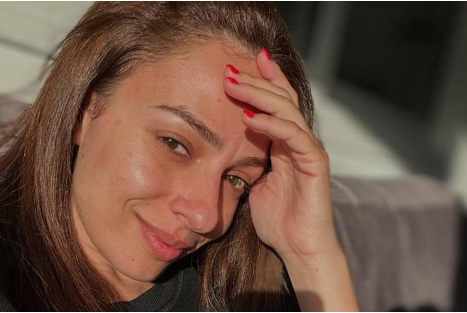 &Chi;&rho;&iota;&sigma;&tau;ί&nu;&alpha; &Kappa;&upsilon;&rho;&iota;ά&kappa;&omicron;&upsilon;: &Eta; &delta;ύ&sigma;&kappa;&omicron;&lambda;&eta; &pi;&epsilon;&rho;&iota;&pi;έ&tau;&epsilon;&iota;&alpha; &upsilon;&gamma;&epsilon;ί&alpha;&sigmaf; &mu;&epsilon;&tau;ά &tau;&eta; &gamma;έ&nu;&nu;&eta;&sigma;&eta; &tau;&omicron;&upsilon; &gamma;&iota;&omicron;&upsilon; &tau;&eta;&sigmaf;